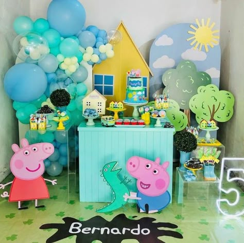 George Pig Birthday Party, George Pig Party, Pig Birthday Decorations, George Pig Birthday, Peppa Pig Birthday Decorations, Birthday Deco, Peppa Pig Birthday Party, Pig Birthday Party, George Pig