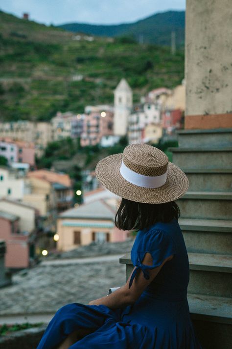 Italian Fashion Summer, Italian Hat, Italian Women Style, Dress Up Storage, French Love, This Time Tomorrow, Italian Fashion Street, Italian Street, Interesting Outfits