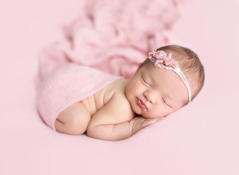 Blush Pink Newborn Photography, Light And Airy Newborn Photography, Newborn Photography Girly, Baby Newborn Girl, Maternity Family Photography, Newborn Photo Pose, Kitchener Ontario, Newborn Tutu, Foto Newborn