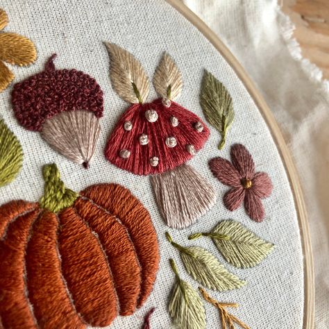 Fall Embroidery Designs, Art Pdf, Digital Embroidery Patterns, Embroidery Stitches Tutorial, Fall Patterns, Hand Embroidery Projects, Sewing Embroidery Designs, Hand Embroidery Stitches, Embroidery Hoop Art