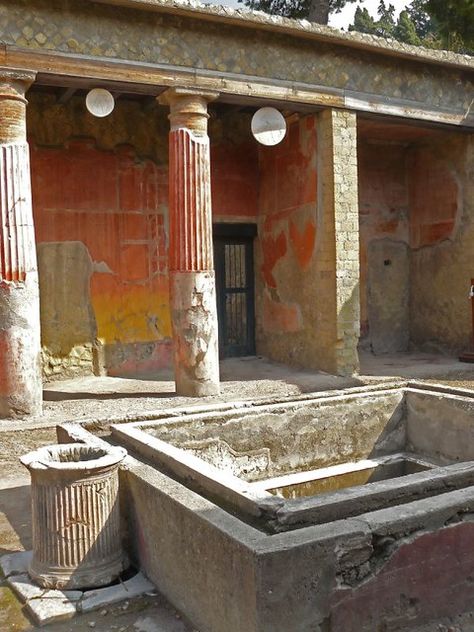 1st century CE Roman Architecture Herculaneum (9) | Mary Harrsch | Flickr Architecture Ancient, Ancient Roman Architecture, Pompeii Italy, Greek Architecture, Pompeii And Herculaneum, Empire Romain, Rome Antique, Roman City, Roman Architecture