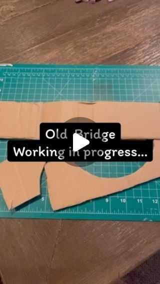 Jana Breuer on Instagram: "Create an aged stone bridge using cardboard ,styrofoam and glue! It’s a breeze! Tomorrow, we’ll paint the “rocks”! Stay tuned for more updates!

#villagesofallseasons #oldbridge #medieval #dioramas #diorama #miniatures #miniature #crafts #art #arte #artesanato #artesã #artesanal #artist #artistic #artgallery #artofinstagram #christmasvillages" Cardboard Bridge, Mountain Diorama, Model City, Christmas Scenery, Stone Bridge, Old Bridge, Christmas Villages, Miniature Crafts, Christmas Village