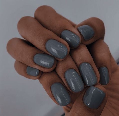 Neutral Nails Black, Gray Nails Ideas, Grey Blue Nails, Blue Grey Nails, Gray Manicure, Basic Manicure, Taupe Nails, Winter Nail Ideas, Nail Design Glitter