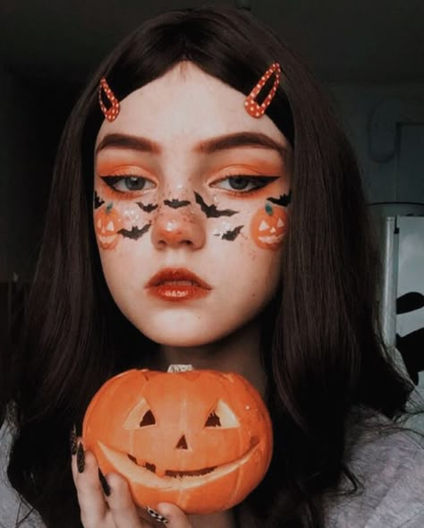 Hallowen Schminke, Halloweenský Makeup, Cute Halloween Makeup, Halloween Makeup Pretty, Halloween Eye Makeup, Face Art Makeup, Halloween Makeup Inspiration, Halloween Makeup Easy, Trash Polka