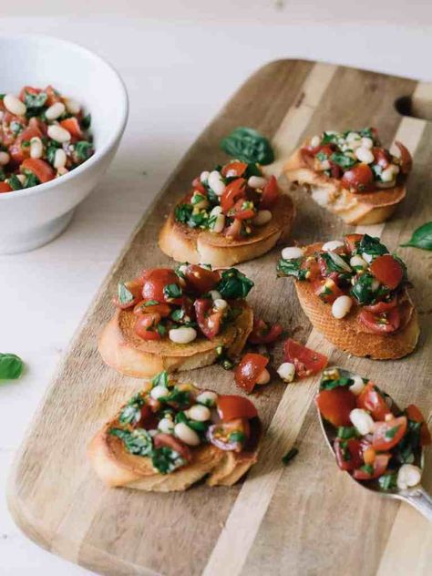 Vegan Bruschetta Recipe, Bean Bruschetta, Tomato Basil Bruschetta, Beans Plant, Live Slow, Tomato Bruschetta, Bruschetta Recipe, Weekend Meals, Summer Food