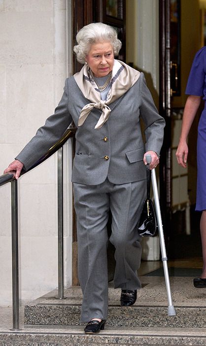 The Queen has only worn trousers eight times – here's why - HELLO! Canada Knee Operation, Elizabeth Queen, Elizabeth 2, Rainha Elizabeth Ii, English Royal Family, King Bhumibol, Elisabeth Ii, Trouser Suit, Queen Pictures