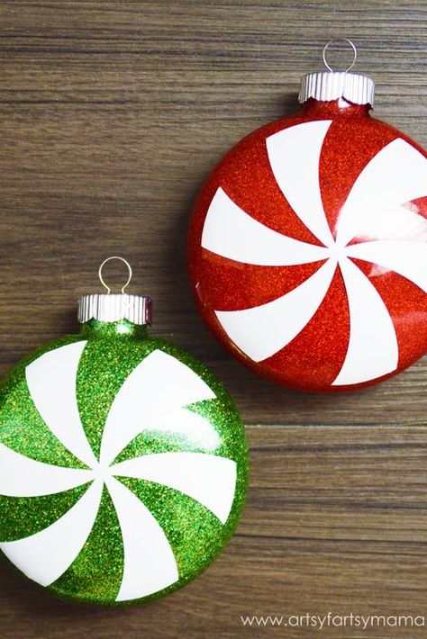 Cricut Christmas Ornaments, Peppermint Ornaments, Christmas Ornaments Ideas, Homemade Ornament, Diy Grinch, Peppermint Ornament, Grinch Trees, Grinch Decorations, Grinch Christmas Party