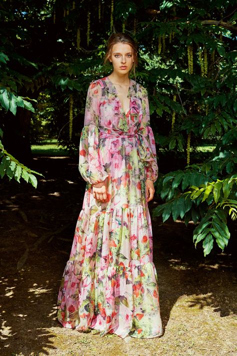 Resort 2020, Fashion 2020, Luxury Outfits, Floral Maxi Dress, Classy Outfits, Spring Fashion, Beautiful Dresses, Boho Fashion, Long Dress