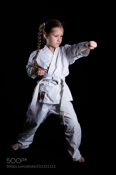 Karate Photoshoot, Taekwondo Photography, Karate Photography, Karate Poses, Karate Photos, Karate Picture, Martial Arts Photography, Female Martial Arts, Karate Kata