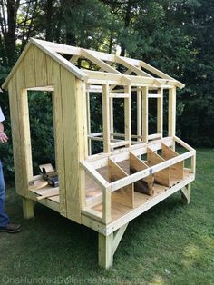 The HH Builds a Chicken Coop for Lucy's Babies - One Hundred Dollars a Month Chicken Coop Pen, Hen House Interior, Diy Easy Clean Chicken Coop, Chicken Coops Diy Plans, Chicken Coop Free Range, Simple Chicken Coop Designs Diy, Chicken House Ideas Diy Easy, Free Chicken Coop Plans With Material List, Chicken Pens Ideas Houses