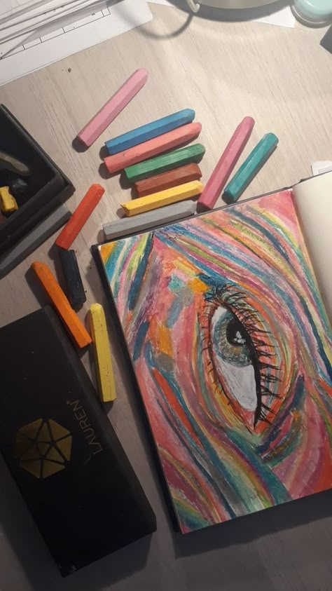 Oil Pastel Portrait Faces, Drawing Ideas With Crayons, Crayon Drawing Aesthetic, Crayon Drawing Ideas, Boho Art Drawings, Crayon Drawings, Art Journal Therapy, Oil Pastel Art, Draw Ideas