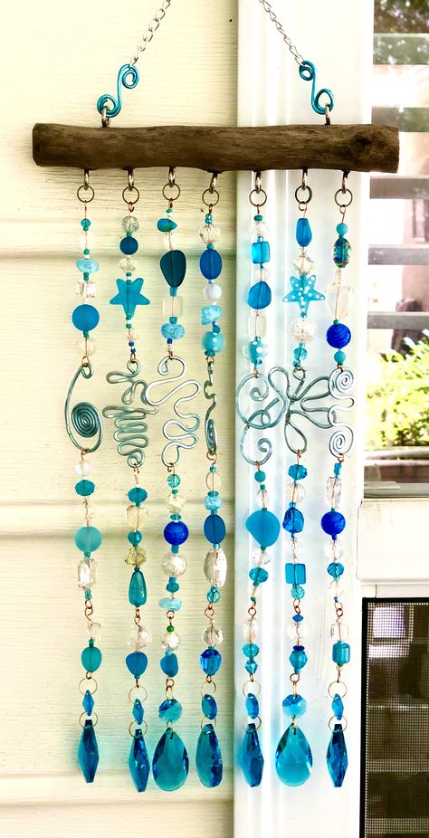 Wind Chimes With Bells Diy, Glass Bead Hanging Decor, Sun Catcher With Beads, Diy Glass Bead Suncatchers, Beads And Wire Sun Catcher Diy, Sun Catcher Mobile, Glass Bead Suncatcher Diy, Beaded Sun Catchers Diy, Beaded Hanging Decor