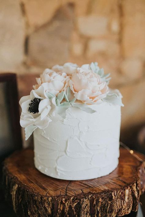 Floral Wedding Inspiration, Wedding Cake Fresh Flowers, Single Tier Cake, White Buttercream, Wedding Cake Tops, Small Wedding Cakes, Floral Wedding Cakes, Buttercream Wedding Cake, Wedding Cake Rustic