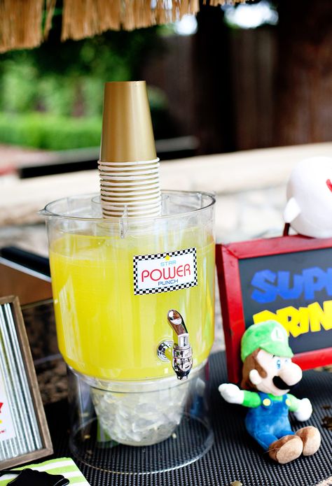 Super Mario Party Food, Mario Themed Birthday Party, Birthday Party 10, Mario Kart Party, Mario Bros Birthday Party Ideas, Birthday Party Drinks, Super Mario Bros Birthday Party, Super Mario Bros Party, Mario Bros Birthday