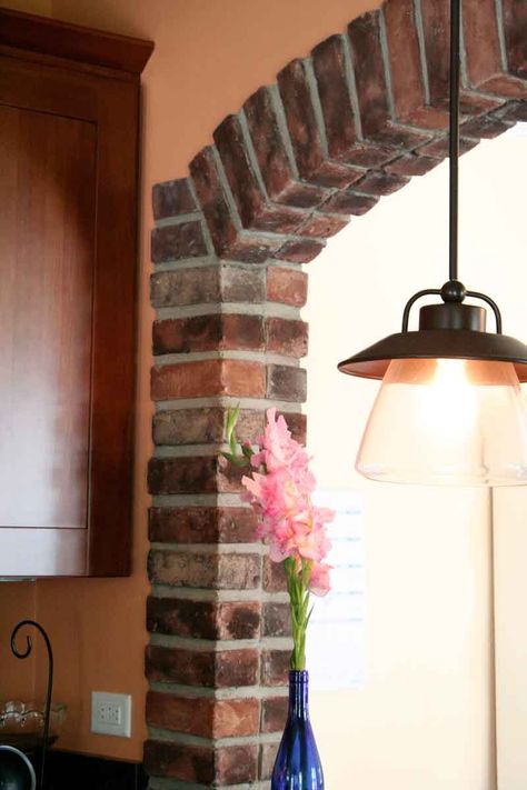 Arched Kitchen Wall Brick Arched Doorway, Arch In Kitchen Wall, Brick Arch Doorway, Brick Doorway Interior, Brick Arch Interior, Brick Arches Interior, Brick Archway In Kitchen, Kitchen Archway Ideas, Kitchen Archway