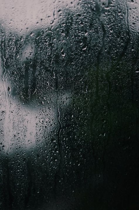 Window Condensation, Photo Bubbles, Rain Window, Camping In The Rain, Iphone Lockscreen Wallpaper, Blur Photo, Inspiration Photography, Nature Sounds, Prints Poster