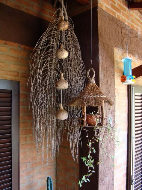 Seed Pods Art, Palm Tree Crafts, Palm Frond Art, Tree Branch Decor, Diy Floral Decor, Hanging Herbs, Construction Diy, Diy Outdoor Furniture Plans, Branch Decor