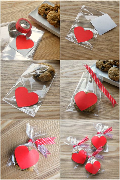 Omiyage Blogs: DIY Valentine's Treat Bags Valentines Bags, Diy Valentine's Treats, Christmas Classroom Treats, Crafts Valentines, Valentines Day Bags, Pta Fundraising, Easy Valentine Crafts, Valentines Gift Bags, Bear Bag