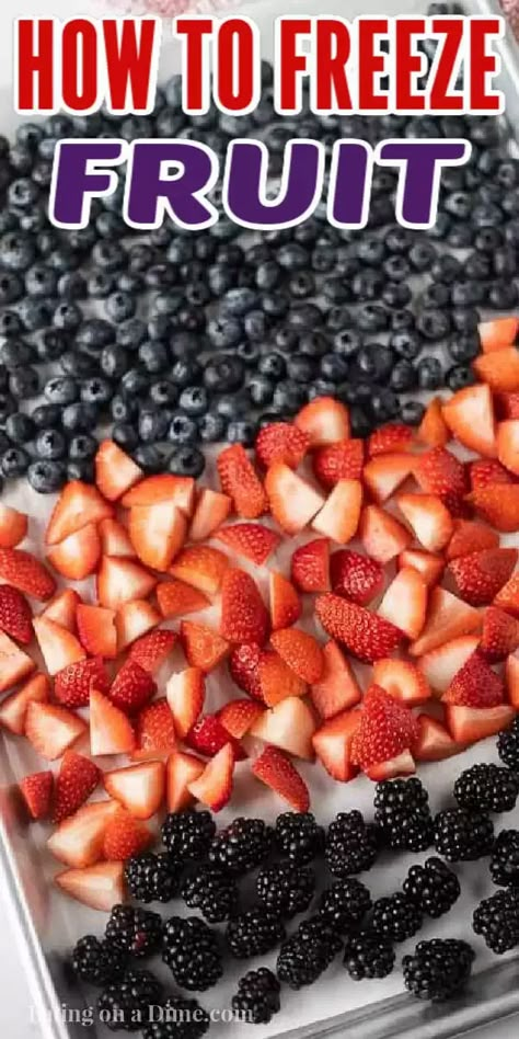 Freezing Food Guide, Freeze Fruit, Frozen Fruit Snacks, Frozen Fruit Salads, Freezing Strawberries, Frozen Smoothie Packs, Freezing Fruit, Freezing Vegetables, Fruit Vegetable Smoothie