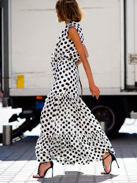 Why+After-Five+Is+the+Only+Dress+Code+You+Need+to+Know+via+@WhoWhatWearAU Christmas Outfits Dressy, How To Dress For A Wedding, Wedding Party Outfits, Celebrity Trends, Cool Street Fashion, Fashion Week Street Style, Guest Outfit, Polka Dot Dress, Wedding Guest Outfit