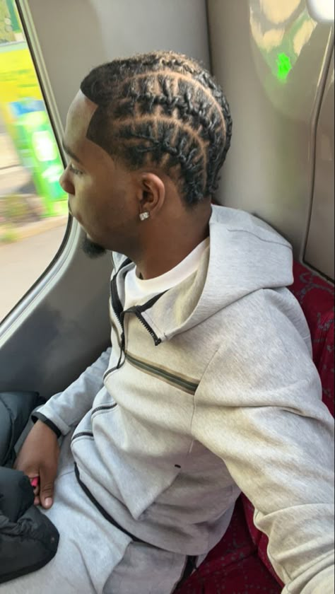 Barrel Braids Men, Barrel Twist Cornrows Men, 6 Barrel Twist, Barrel Twist Braids, Barrel Twists Men, Barrell Twist Loc Styles, Barrel Twist Styles, Barrel Braids, Barrel Twist Locs Men