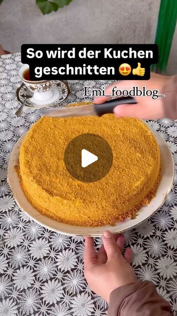 Nazli Atmaca on Instagram: "Folge @shoppholic60 um nichts mehr zu verpassen ❤️  Ist der Kuchen nicht schön geschnitten Ich denke, es ist das ideale Stück Kuchen für Kindergeburtstage Hat jemand von euch diese Methode verwendet  Video @emi_foodblog_ 🥰  #pasta #viral #kuchen #dessert #tarif #rezept  #food #tipps #ide  #instagood #reelsinstagram #tipsandtricks #dessertlover #tatlı #geburtstag  #easytricks #easyhack" Diy Crafts Life Hacks, Muffins, Diet, Dessert, Snacks, Cake, On Instagram