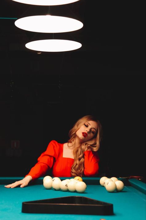 Pool Table Photoshoot, Country Pool, Pose Wedding, Pool Halls, Pool Tables, Body Reference Poses, Body Reference, Pool Table, Birthday Photoshoot