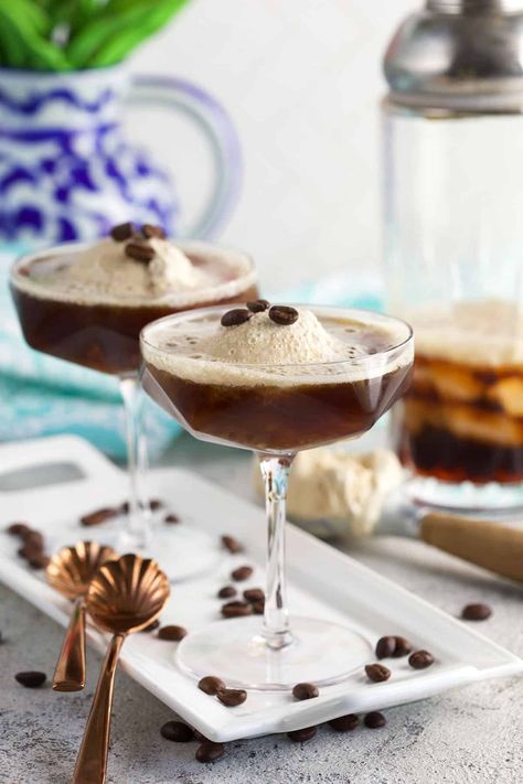 Espresso Martini Affogato - The Suburban Soapbox Espresso Vodka, Affogato Recipe, After Dinner Cocktails, Gluten Free Cookbooks, Chocolate Martini, Coffee Liqueur, Coffee Ice, Bread Appetizers, Martini Recipes