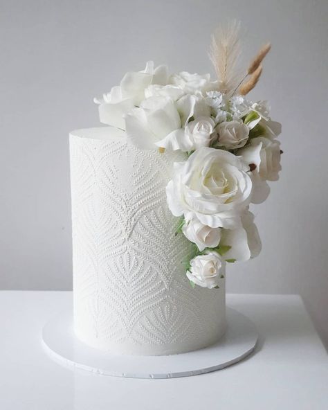 Plain Cake With Flowers, White Engagement Cake, White Stencil Cake, Stenciled Cake, White Textured Wedding Cake, Stencil Cake, Engagement Cake Ideas, Textured White Cake, White Cake With Real Flowers