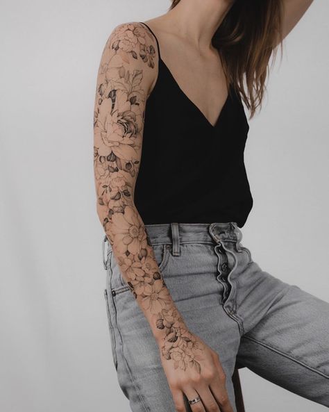 Fine Line Floral, Dainty Tattoo, Feminine Tattoo Sleeves, Rose Tattoos For Women, Full Arm Tattoos, Beautiful Flower Tattoos, Tattoos For Women Half Sleeve, Floral Tattoo Sleeve, Spine Tattoos For Women