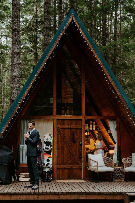 If you've been dreaming of a winter wedding, this A-frame cabin and snowshoe elopement is just for you! Discover the cutest wooden cabin set near Mount Rainier, and a backcountry snowshoe adventure. #WinterElopementInspiration #MountRainier Cabin Elopement Decor, A Frame Elopement, Cabin Elopement, A Frame Cabin Elopement, Colorado Winter Wedding Elopement, Adventurous Elopement, Backcountry Snowboarding, Rainy Winter, Front Deck