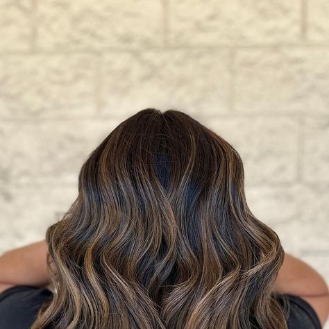 Color Melting Hair Brown, Dimensional Brunette Highlights, Brown Dimensional Hair, Multidimensional Brunette, Brunette Dimensional Hair, Dimensional Brown Hair, Dimensional Brunette Balayage, Dimension Hair, Color Melting Hair