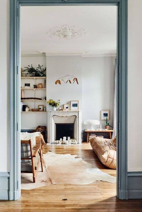 Scandi Hygge, Kinfolk Home, Interior Vintage, Decorating Diy, Loft Design, Style Deco, Design Del Prodotto, A Living Room, Apartment Therapy