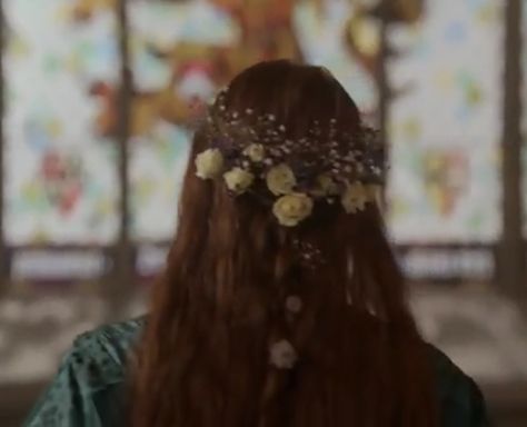 Ophelia’s hairstyle Ophelia Hairstyles, Ophelia Reference, Ophelia Aesthetic, Ophelia Inspired Art, Ophelia Movie Aesthetic, Ophelia Movie, Ophelia 2018, Hamlet And Ophelia, Celtic Hair