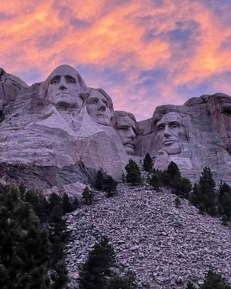 Majestic figures of George Washington, Thomas Jefferson, Theodore Roosevelt and Abraham Lincoln, surrounded by the beauty of the Black Hills of South Dakota, tell the story of the birth, growth, development and preservation of this country. #history#adventure#outdoors#hiking#blackhills Black Hills South Dakota, Theodore Roosevelt, American Icons, Thomas Jefferson, America Today, Adventure Quotes, Black Hills, Road Trip Usa, George Washington