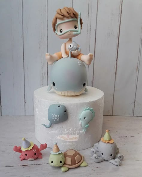 Simple Ocean Cake, Whale Cake Ideas, Ocean Baby Shower Cake, Fondant Whale, Sea Animal Cake, Ocean Themed Cake, Whale Birthday Cake, Whale Birthday Party, Ocean Birthday Cakes