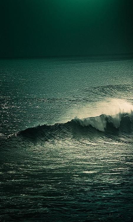 Great wave in Bali Indonesia taken by Cuba Gallery owner Andrew a photographer and designer based in New Zealand. #green Jacques Cousteau, In The Ocean, Sea And Ocean, Ocean Beach, Ocean Waves, Travel Around The World, Travel Around, Beach Life, Night Time