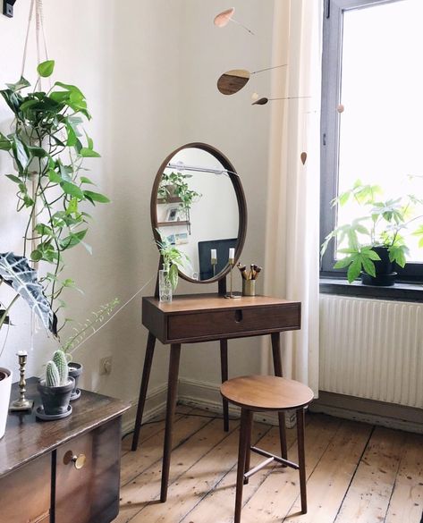 mid century vanity from germany Minimal Dressing Table, Mid Century Vanity, House Room, Keep It Simple, Show Us, Dressing Table, Oversized Mirror, Rome, Room Design