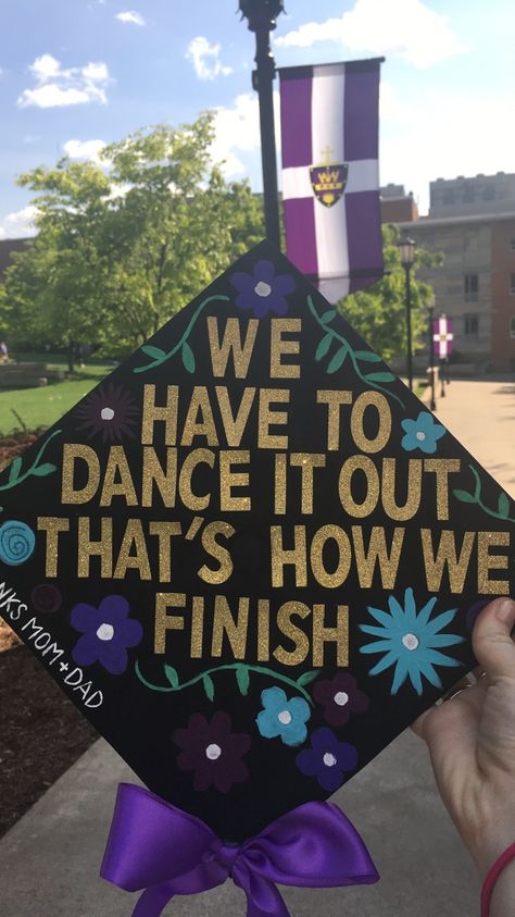 High School Graduation Cap Designs, Funny Graduation Caps, Creative Graduation Caps, Christina Yang, Nurse Graduation Cap, College Grad Cap Ideas, Nursing Graduation Pictures, Graduation Cap Decoration Diy, High School Graduation Cap