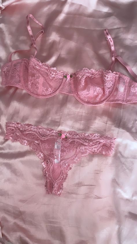 Pink Bra And Under Set, Lingerie Coquette Style, Coquette Underclothes, Under Wears Woman Set, Victoria Secret Under Set, Victoria Secret Lingerie Sets, Coquette Pjs, Bra And Under Set, Victoria Secret Pjs