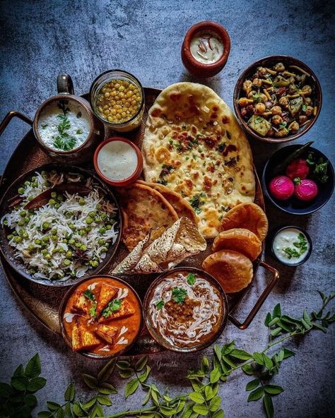 Marathi Culture, Indian Thali, Indian Food Photography, Like Rice, Cooking Contest, Food Pic, Clean Eating Breakfast, College Board, Delicacy Food