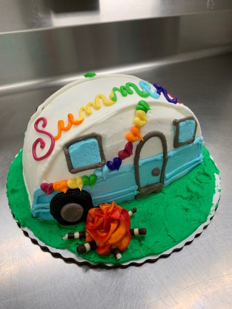 Summer Cake Inspiration, June Birthday Cake Ideas, Cake Decorating Contest Ideas, Half Round Cake Designs, Summer Cake Ideas Birthday, Summer Themed Cakes Ideas, Fun Summer Cake Ideas, Simple Summer Cake Designs, 4-h Cake Decorating Ideas