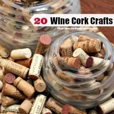 Crafts What To Make With Wine Corks, Champagne Cork Mushrooms, Champagne Cork Ideas, Ideas For Wine Corks, Wine Corks Ideas, Crafts With Corks, Wine Cork Table, Cork Garland, Wine Cork Candle