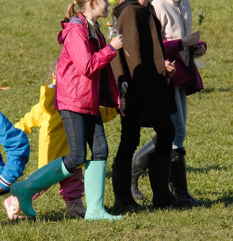 use of rubber boots on a sunny day | good_on_feet | Flickr Rubber Boots Fashion, Rubber Boots, Hunter Boots, Sunny Days, Sunnies, Boots