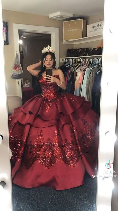 Burgundy Quince Dresses, Red And Gold Quinceanera Dresses, Red Quince Dress, Red Quinceanera Ideas, Burgundy Quinceanera Dresses, Vestido Charro, Quinceanera Dresses Red, Mexican Quinceanera Dresses, Quinceanera Themes Dresses