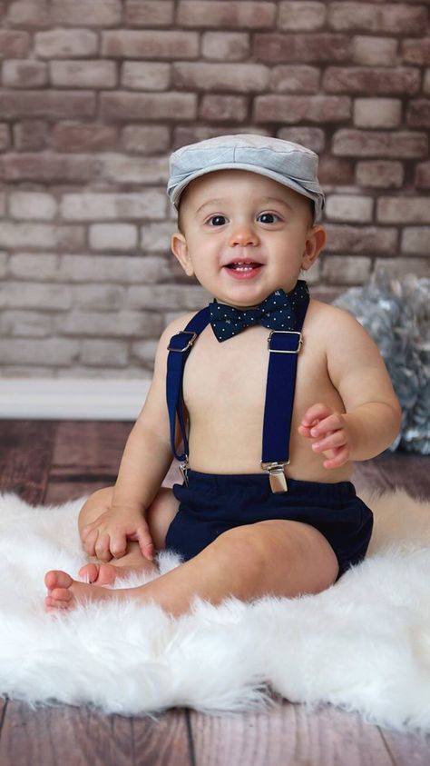 Baby Photoshoot Boy 6 Months, Cake Smash Boy Outfit, Baby Boy 1st Birthday Photo Shoot Ideas Indoor Diy, First Birthday Dress For Baby Boy, Cake Smash Ideas Boy, Boy Cake Smash Photos, Boy Baby Photo Shoot Ideas, 1st Birthday Boy Photoshoot Ideas, 2 Year Baby Boy Photoshoot