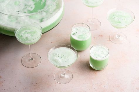 This sherbet punch recipe is a nonalcoholic green drink perfect for 50-plus people. It's made of lime sherbet, lemon and lime juices, and ginger ale. Punch Recipes Non Alcoholic, Sweet Cornbread Muffins, Sherbet Punch Recipes, Green Punch, Sherbet Punch, Lime Sherbet, Lime Sorbet, Lime Punch, Lime Recipes