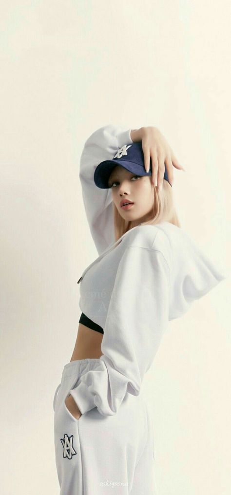 Lisa Blackpink Hot Photoshoot, Lisa Wallpaper, Princess Star, Blackpink Memes, Lisa Bp, Lisa Rosé, Lalisa Manobal, Girl Swag, Lalisa Manoban