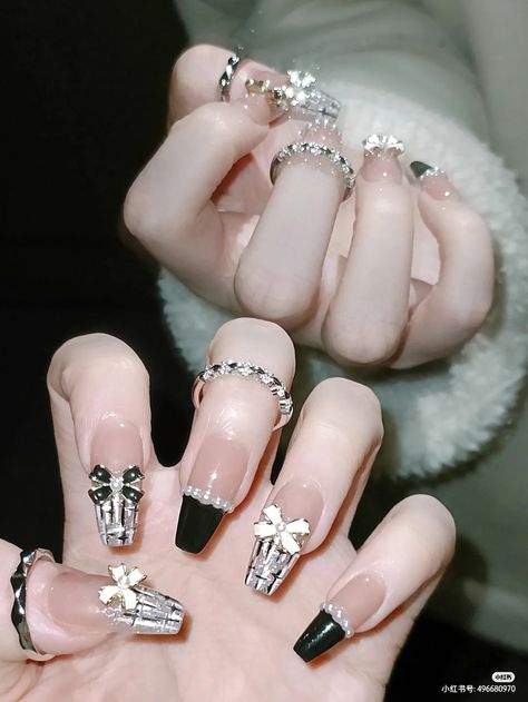 Nails Black French, Fake Nails Black, French Press On Nails, Elegant Touch Nails, Elegant Manicure, Asian Nails, Hello Nails, Glamour Nails, Korean Nails