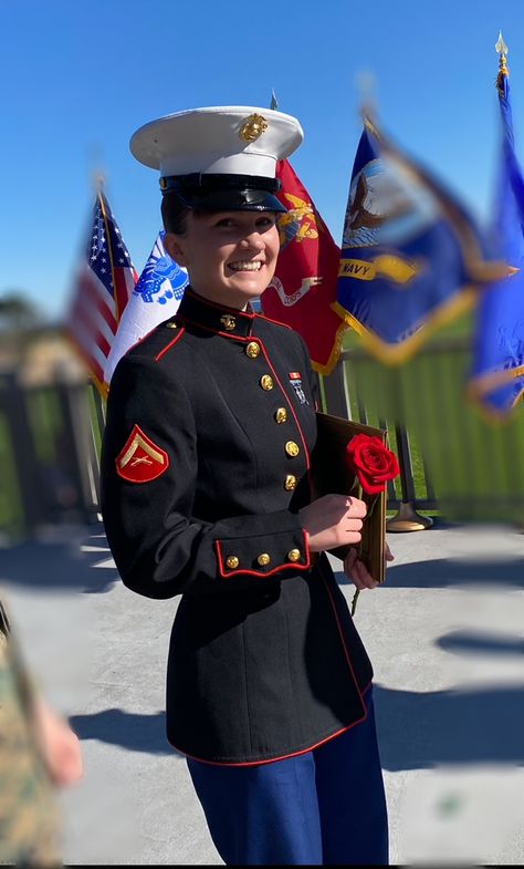 Female Marines Uniform, Marine Corps Female, Us Navy Women, Marines Dress Blues, Women Marines, Usmc Dress Blues, Marine Corps Uniforms, Marines Uniform, Film Development